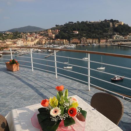 Hotel Plaza Porto Azzurro Luaran gambar