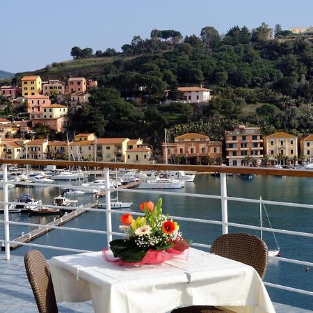 Hotel Plaza Porto Azzurro Luaran gambar
