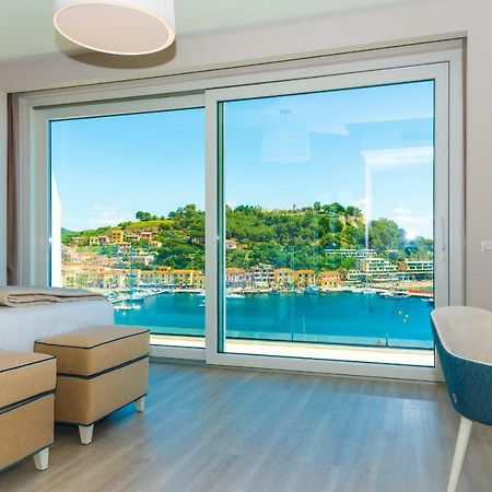 Hotel Plaza Porto Azzurro Luaran gambar