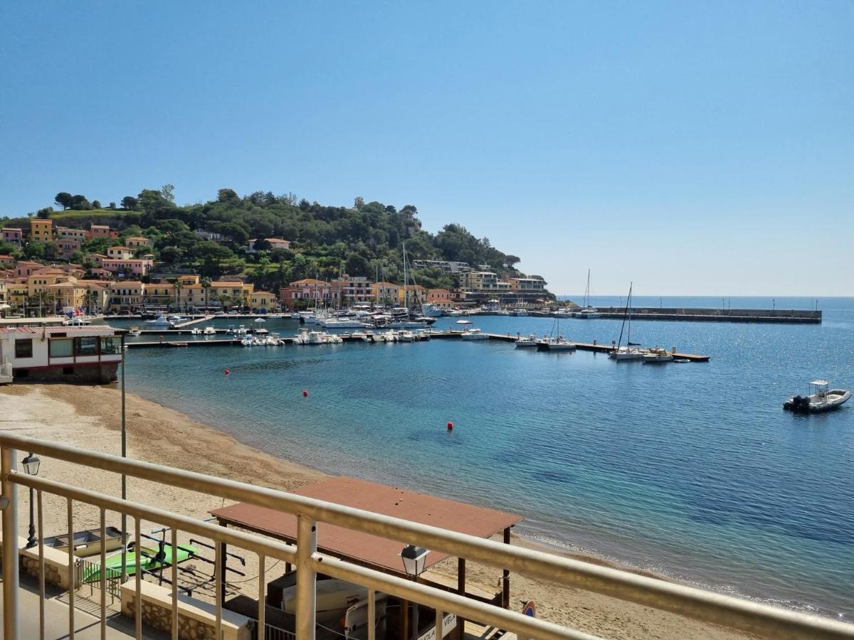 Hotel Plaza Porto Azzurro Luaran gambar