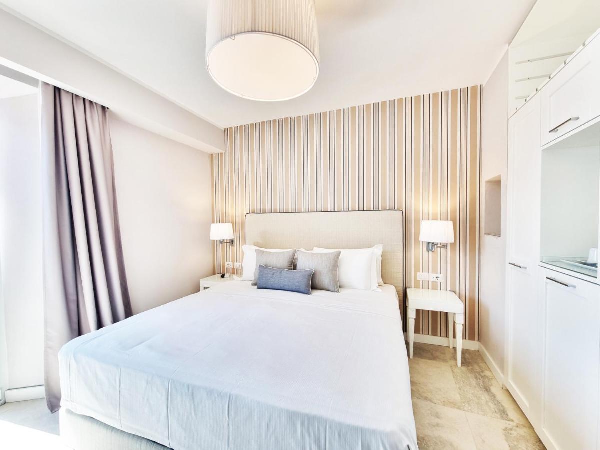 Hotel Plaza Porto Azzurro Luaran gambar