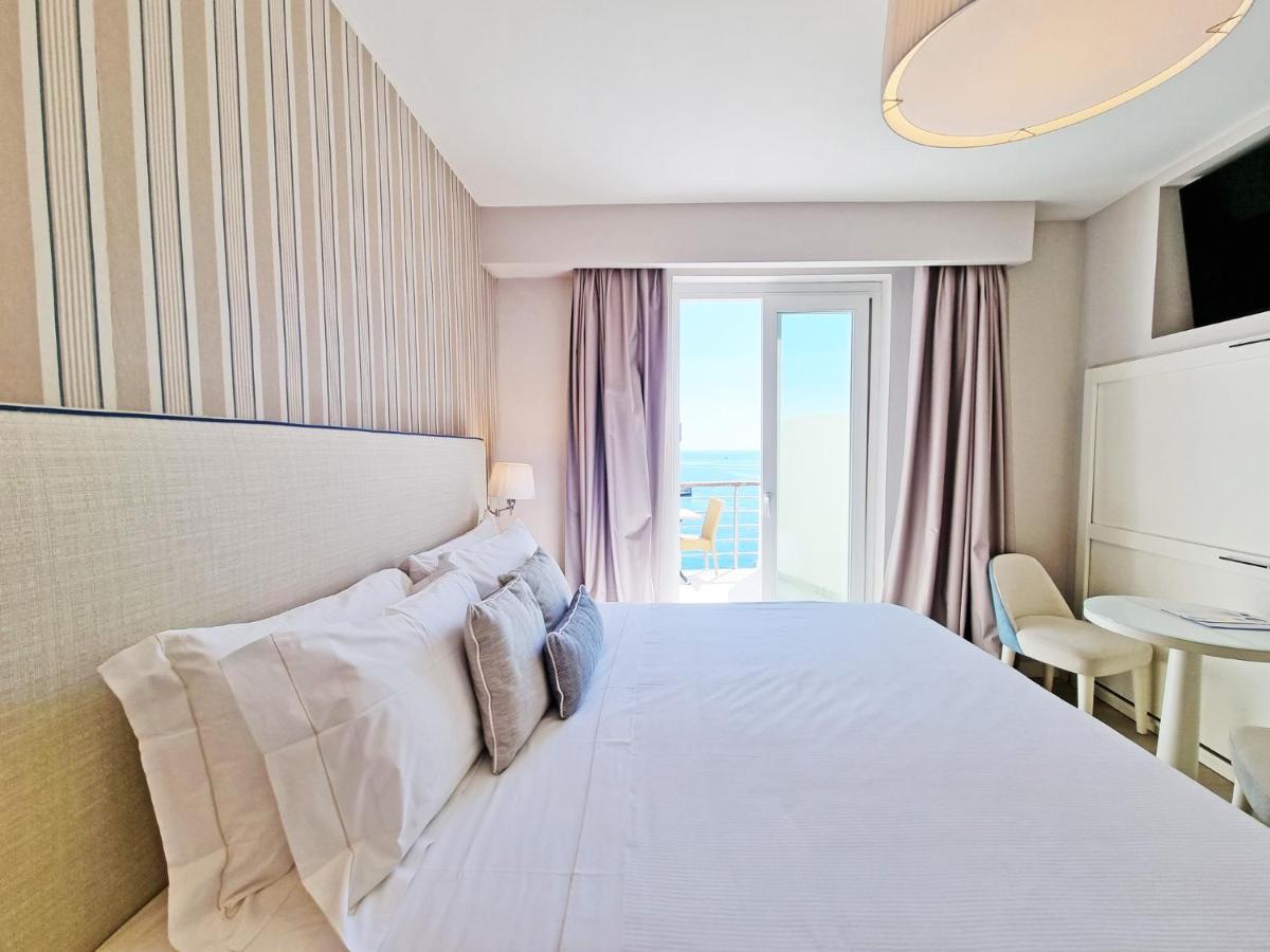 Hotel Plaza Porto Azzurro Luaran gambar