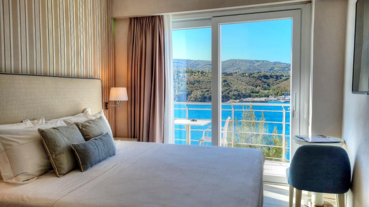 Hotel Plaza Porto Azzurro Luaran gambar
