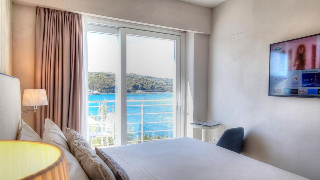 Hotel Plaza Porto Azzurro Luaran gambar