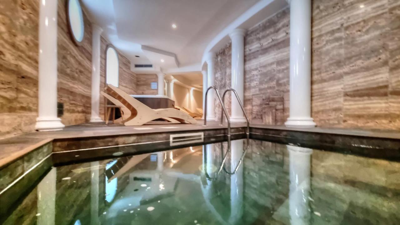 Hotel Plaza Porto Azzurro Luaran gambar