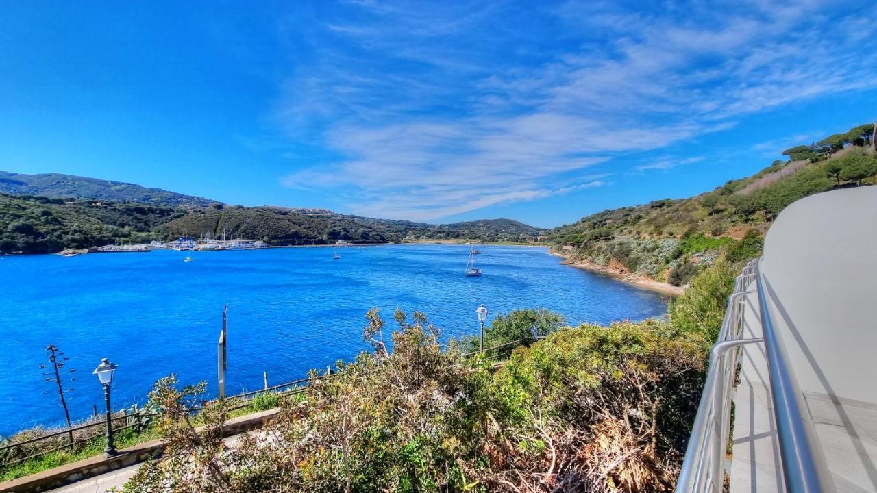 Hotel Plaza Porto Azzurro Luaran gambar
