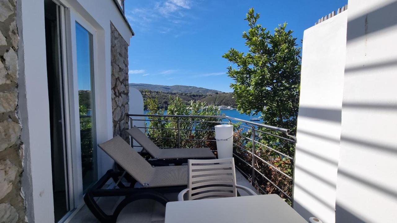 Hotel Plaza Porto Azzurro Luaran gambar