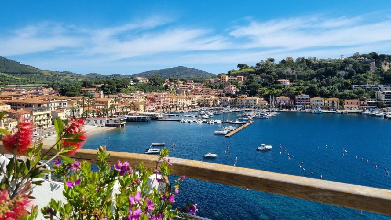 Hotel Plaza Porto Azzurro Luaran gambar