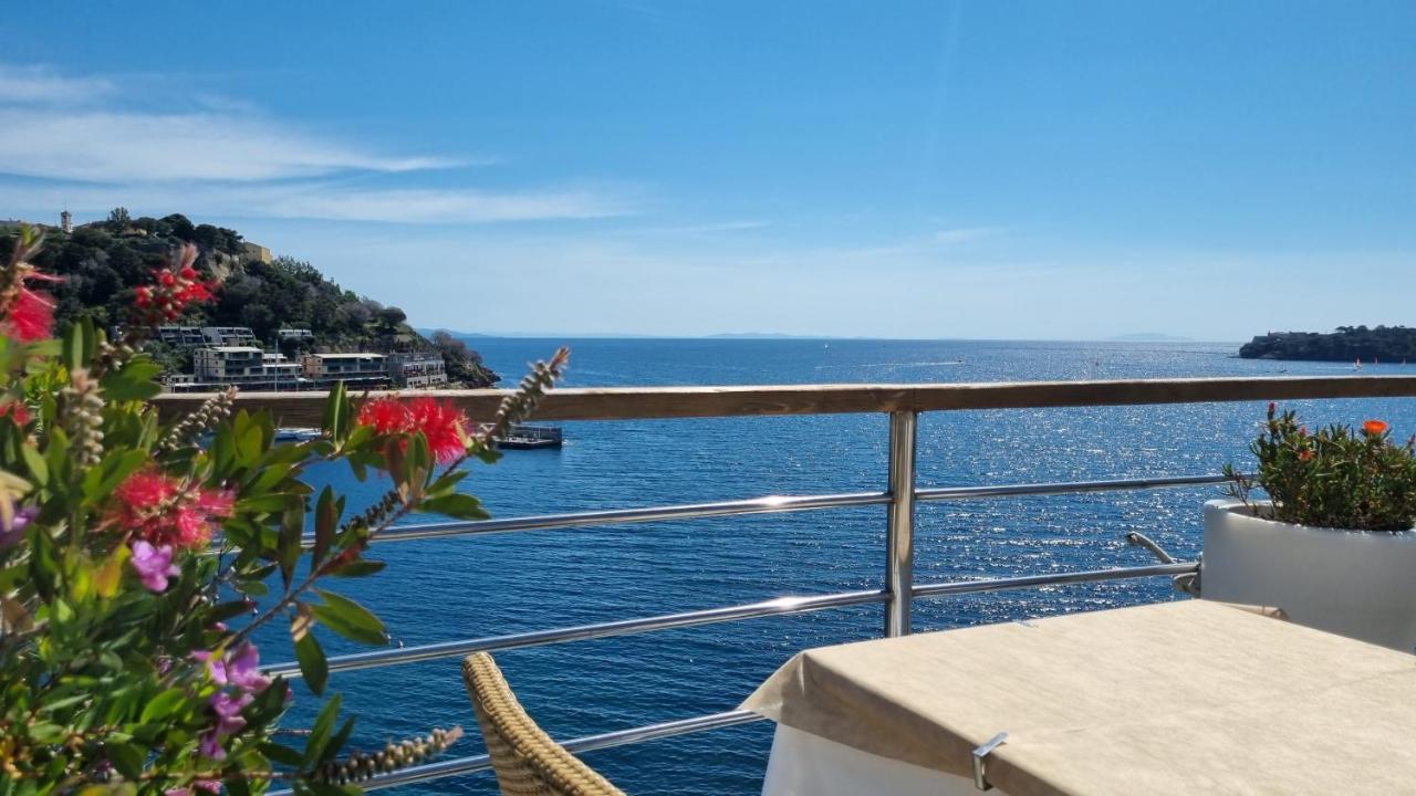 Hotel Plaza Porto Azzurro Luaran gambar