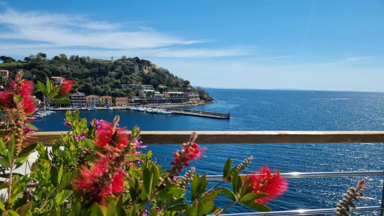 Hotel Plaza Porto Azzurro Luaran gambar
