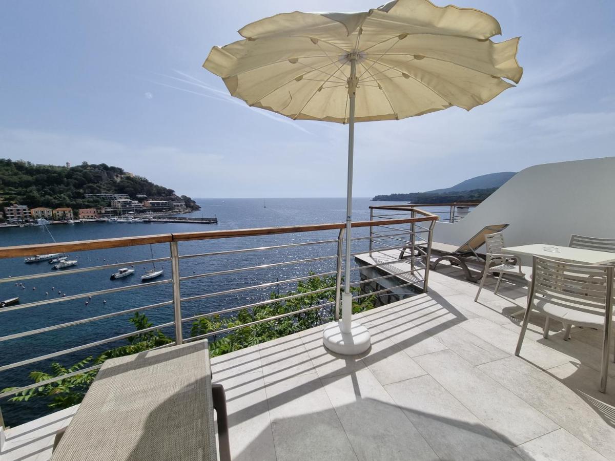 Hotel Plaza Porto Azzurro Luaran gambar
