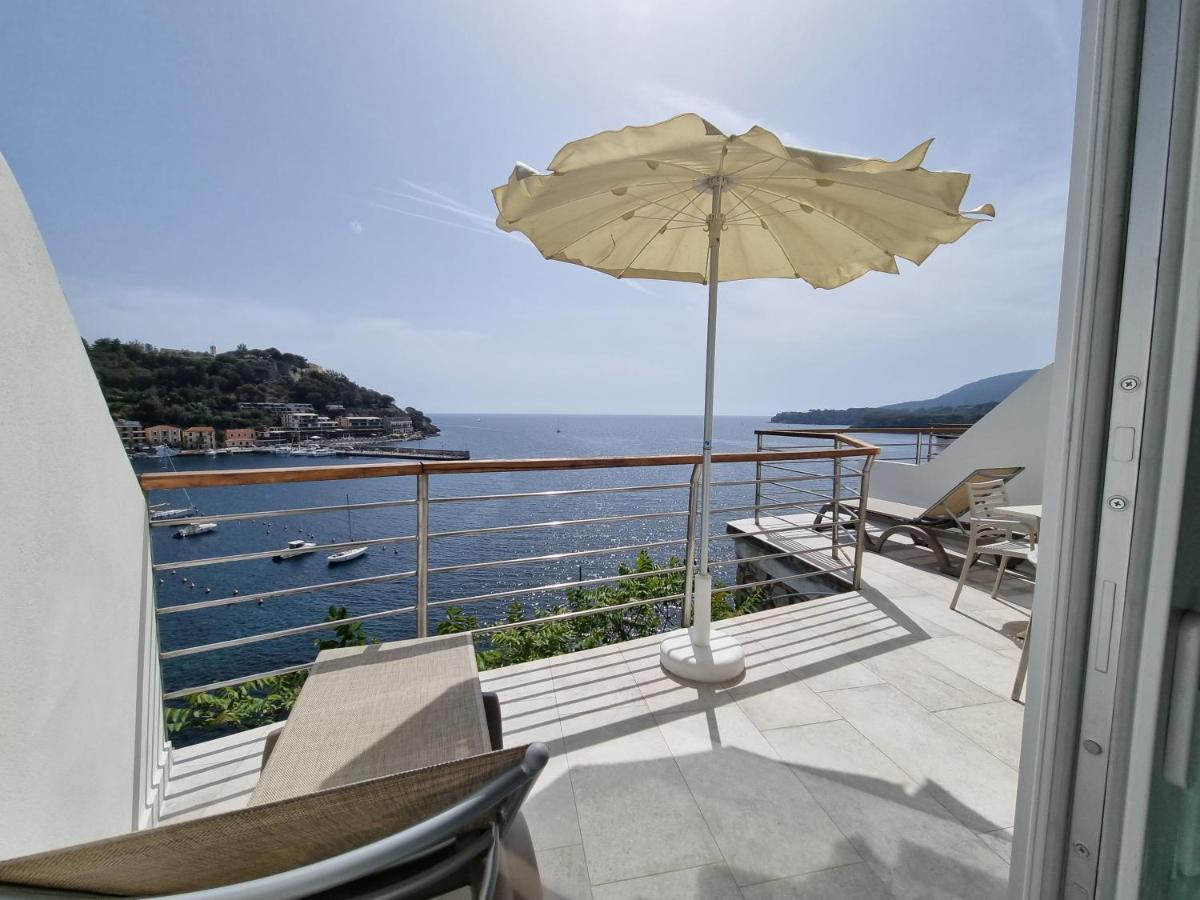 Hotel Plaza Porto Azzurro Luaran gambar