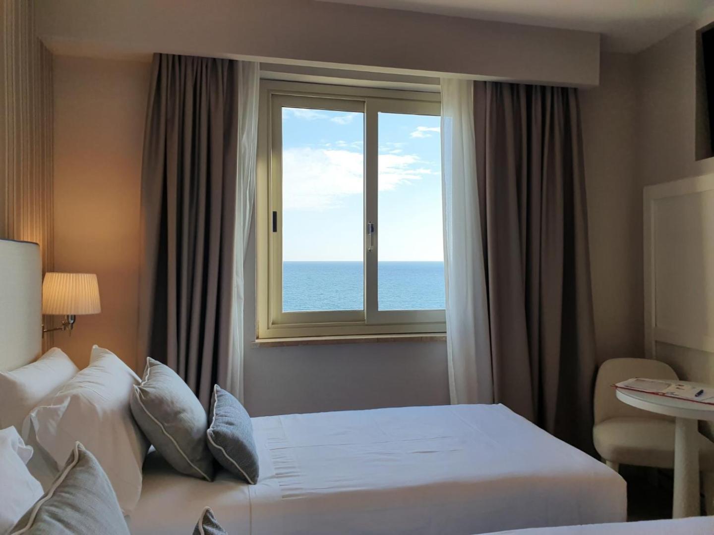 Hotel Plaza Porto Azzurro Bilik gambar
