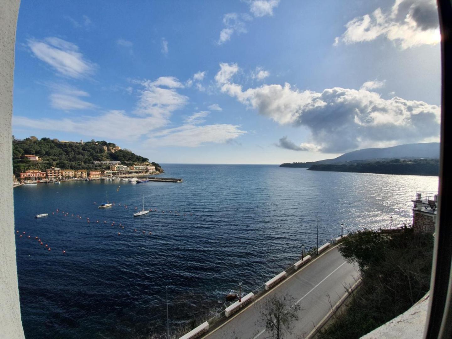Hotel Plaza Porto Azzurro Bilik gambar