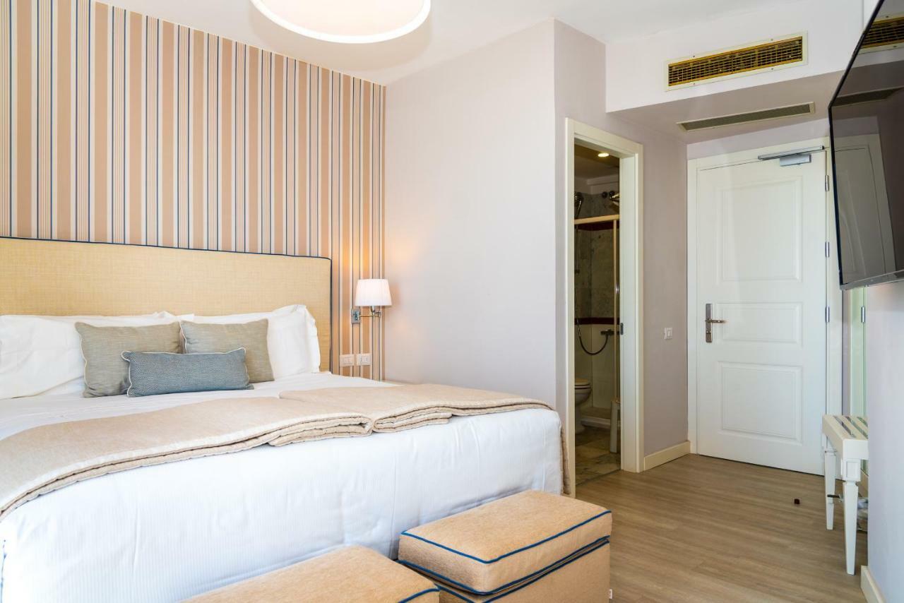 Hotel Plaza Porto Azzurro Luaran gambar